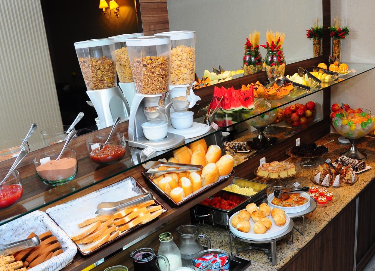 Curitiba Palace Estacao Hotel Екстериор снимка